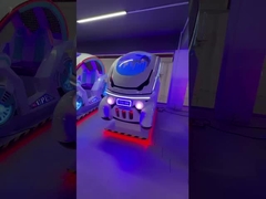 동전 으로 작동 하는 로킹 차 들 역동적 인 음악 과 어린이 들 의 즐거운 노래